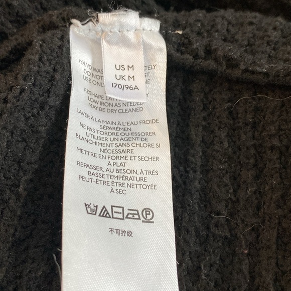 Pilcro ladies oversized sweater in size medium. - Picture 4 of 9